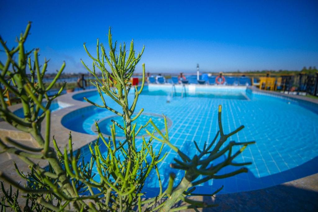 Bule Shadow III Hotel Nagaa Al Fuqani Eksteriør billede